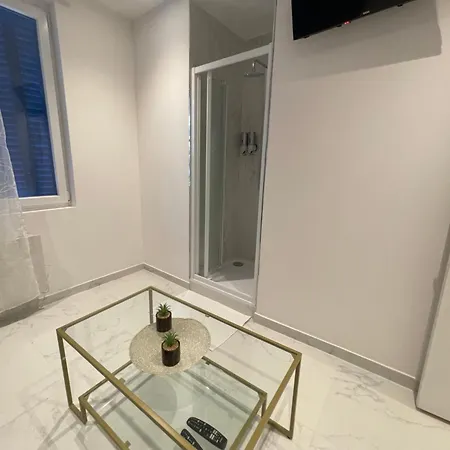 Du Bord D'allier Apartment *